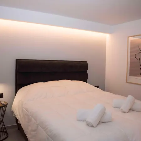 Deluxe One Apartment *